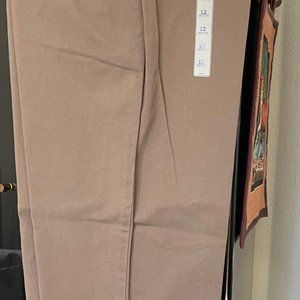 NWT Med Brown (Taupe) Ladies Lee Casuals 12 Petite